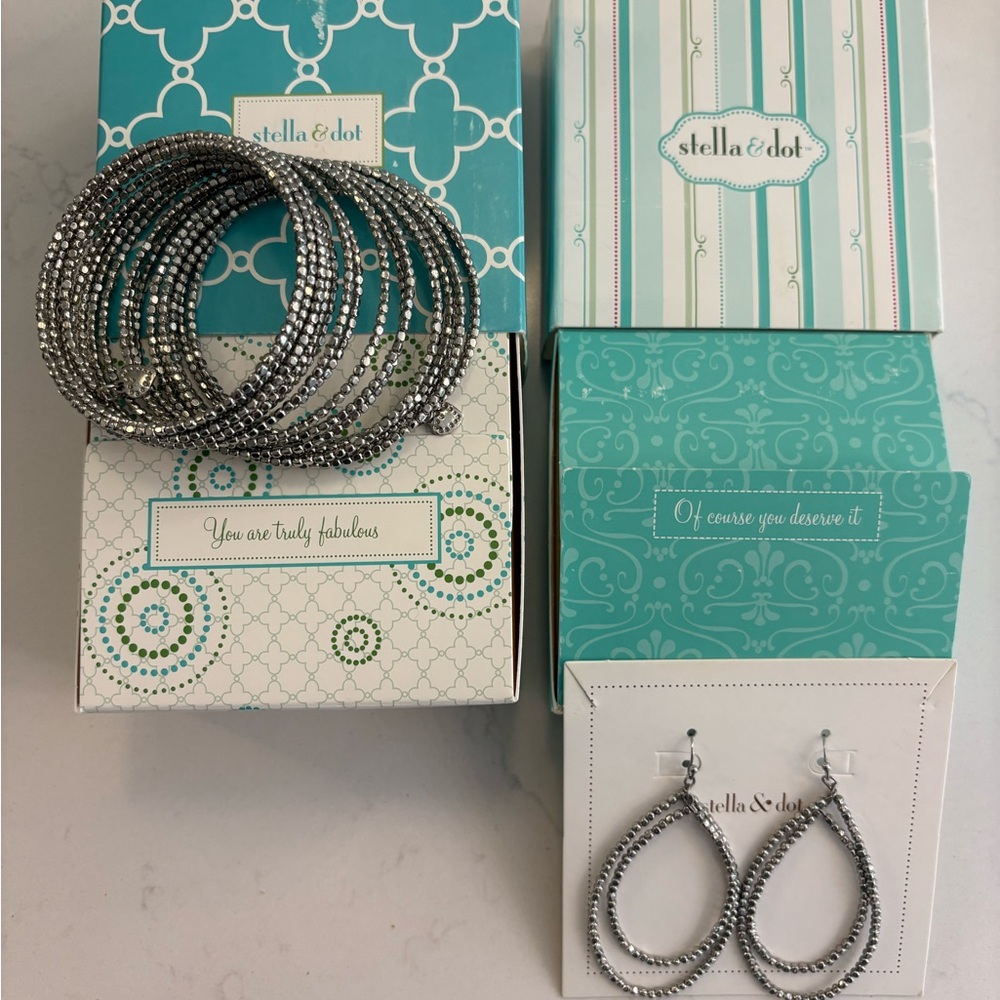 Stella & Dot Silver retired Bardot Earring and Bracelet set